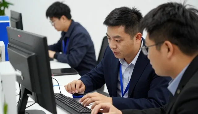 上海翱汇投资管理有限公司专注客户以中小领域，提供定制化方案服务